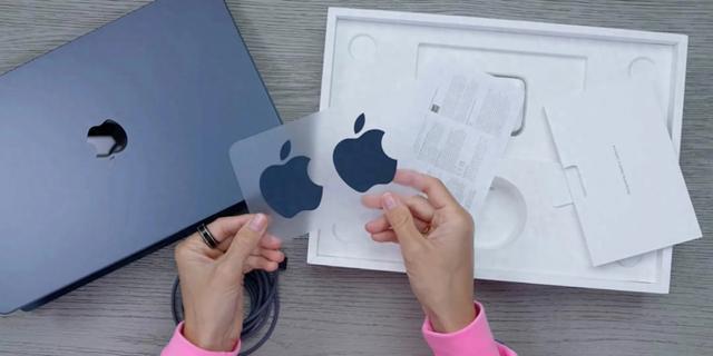 由于苹果公司的环保目标 新款iPad包装盒中将不包含贴纸